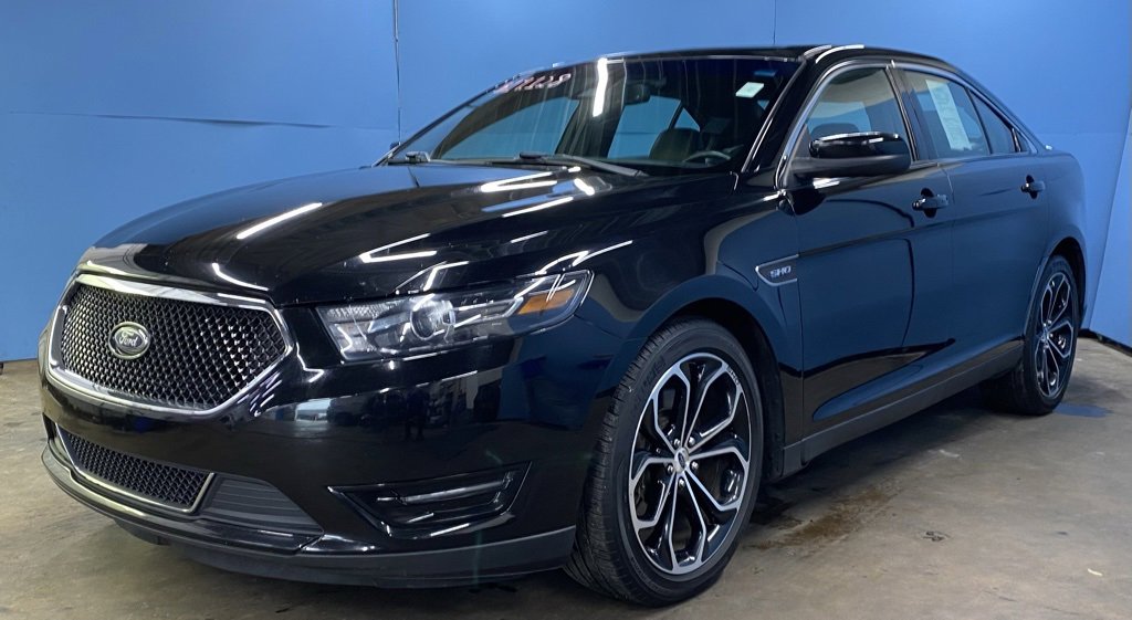2018 Ford Taurus SHO photo 3