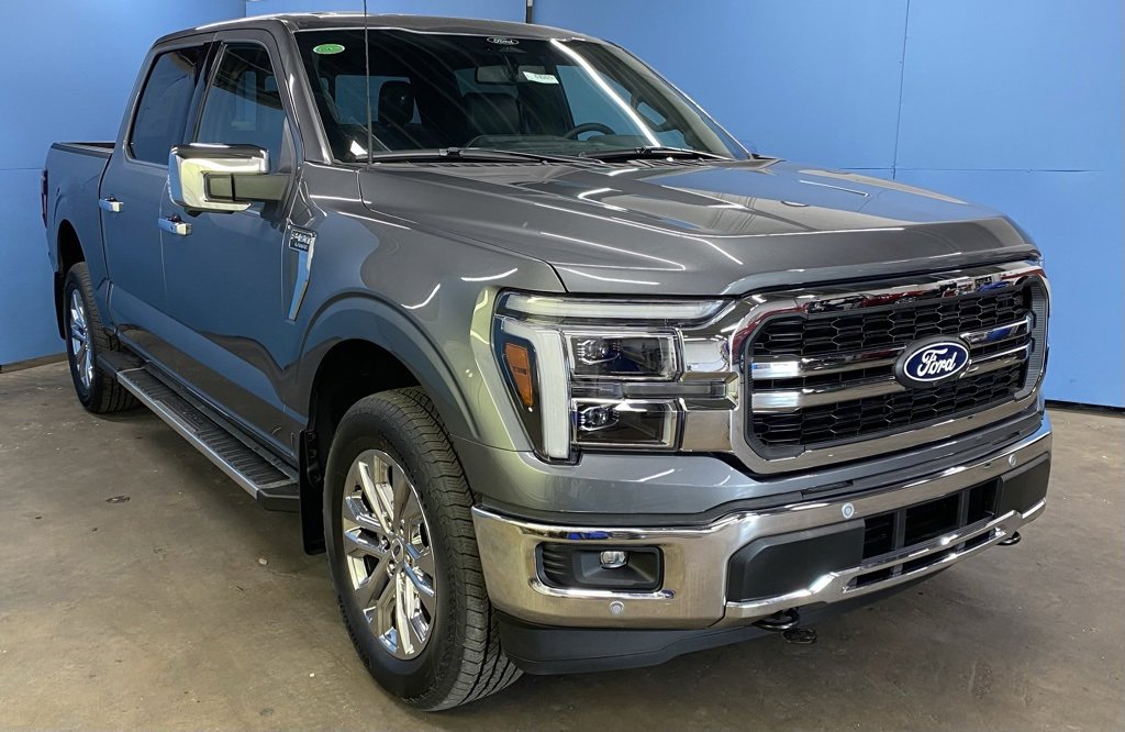 2025 Ford F-150 Lariat photo 2