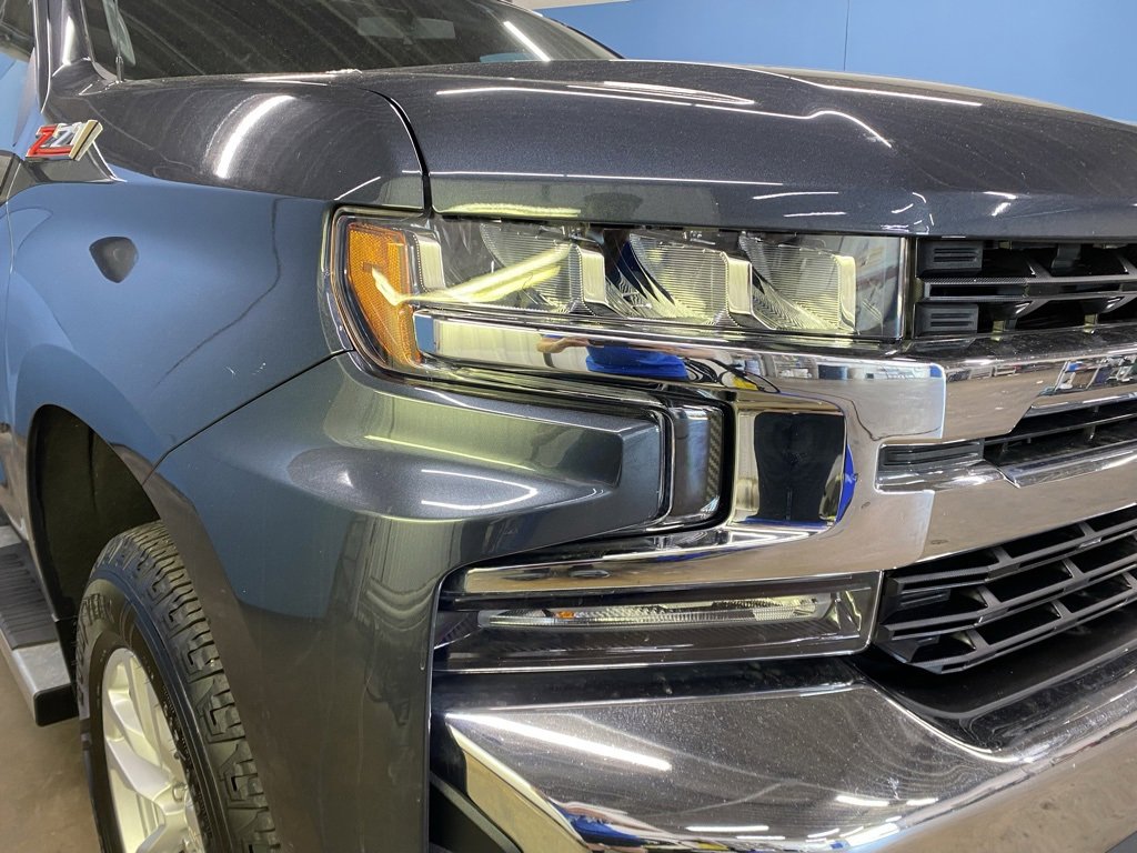 2022 Chevrolet Silverado 1500 LT photo 2