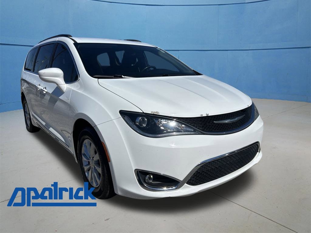 Used 2017 Chrysler Pacifica Touring-L with VIN 2C4RC1BG5HR729739 for sale in Lebanon, IN