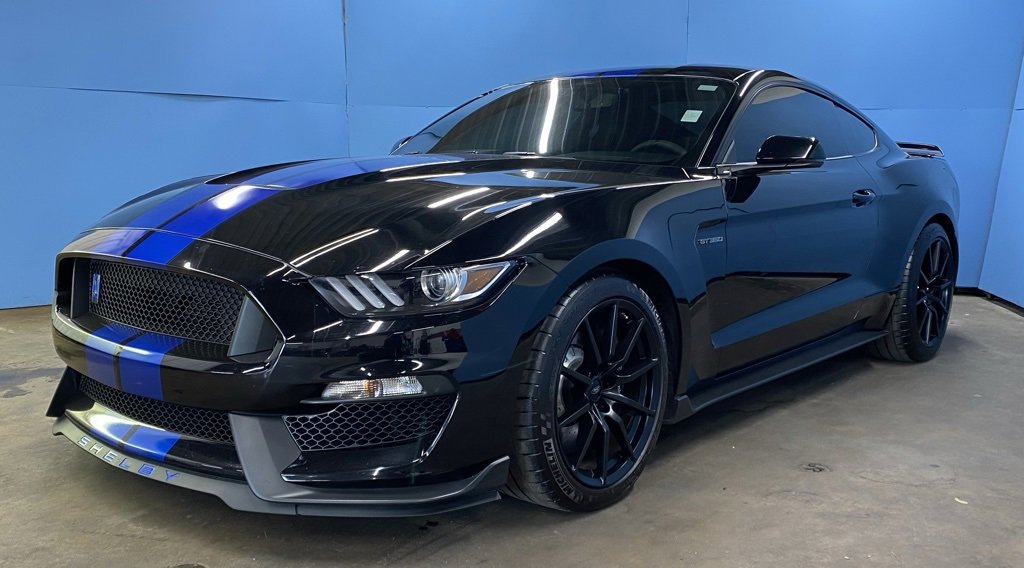2018 Ford Mustang photo 5