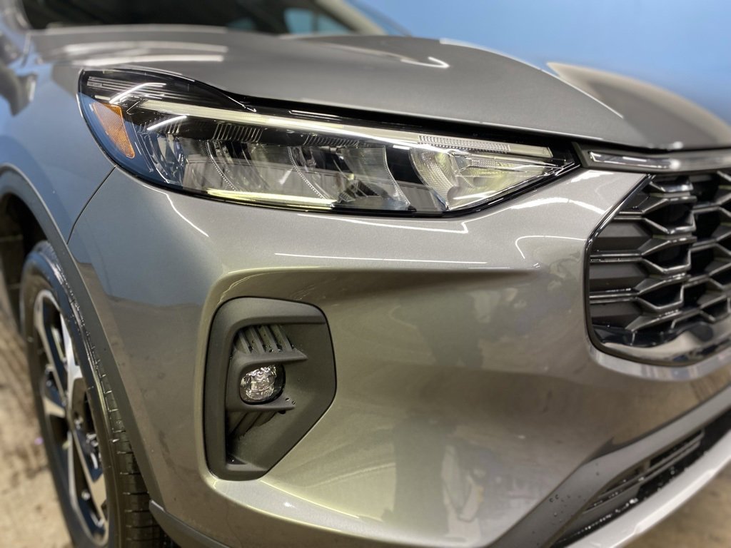 2026 Ford Escape ST-Line Select photo 2