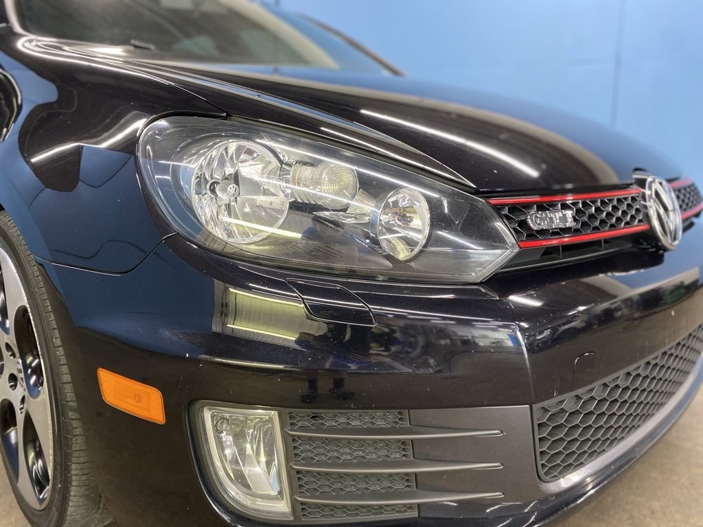 2013 Volkswagen Golf GTI Wolfsburg Edition photo 2