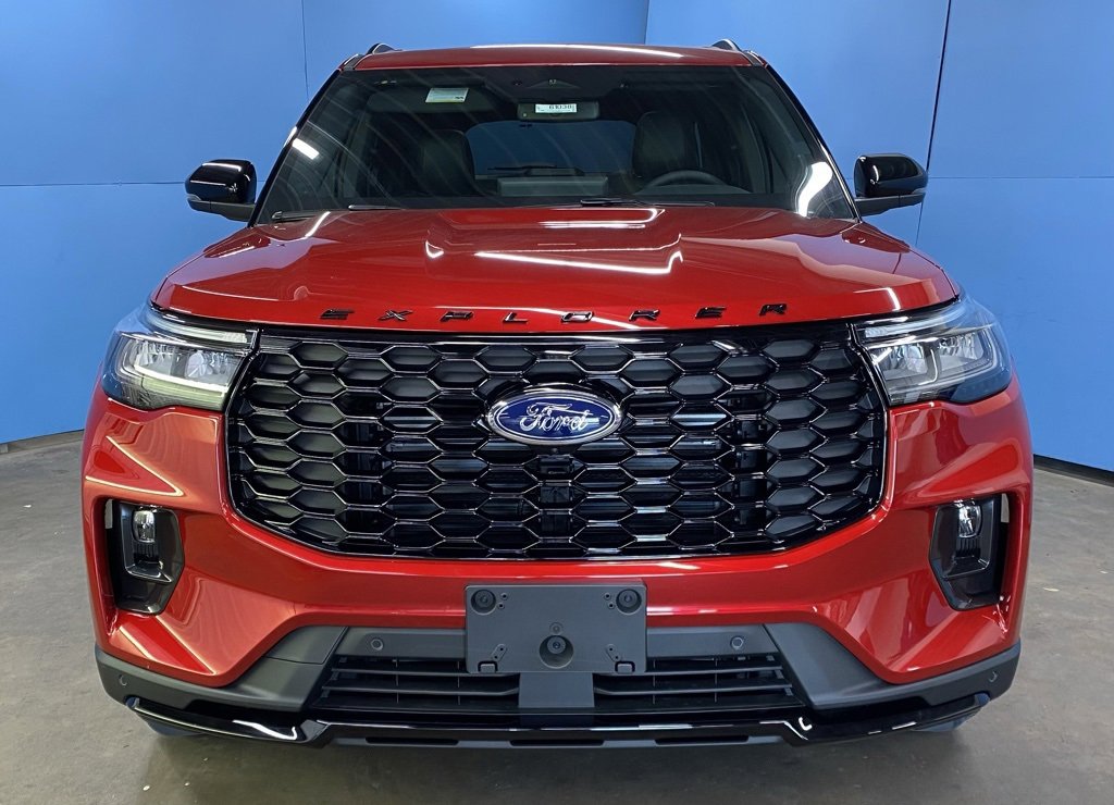 2025 Ford Explorer ST-Line photo 4