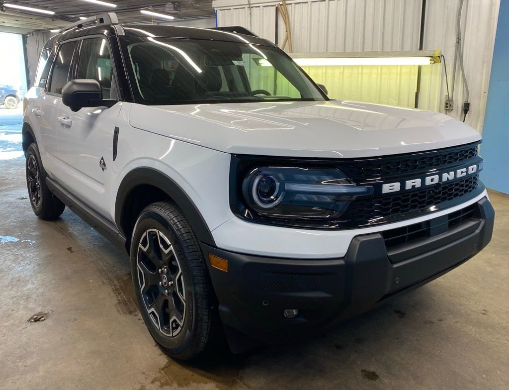 2025 Ford Bronco Sport Outer Banks's photo