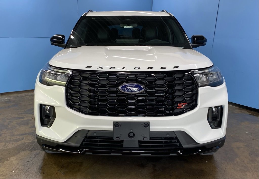 2025 Ford Explorer ST photo 4
