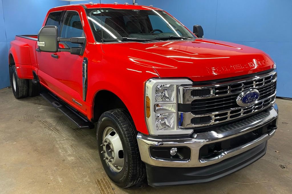 2025 Ford F-350 Super Duty XLT's photo