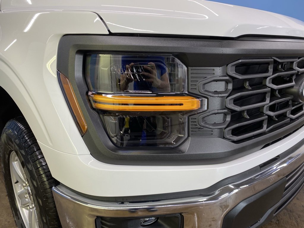 2025 Ford F-150 XL photo 2