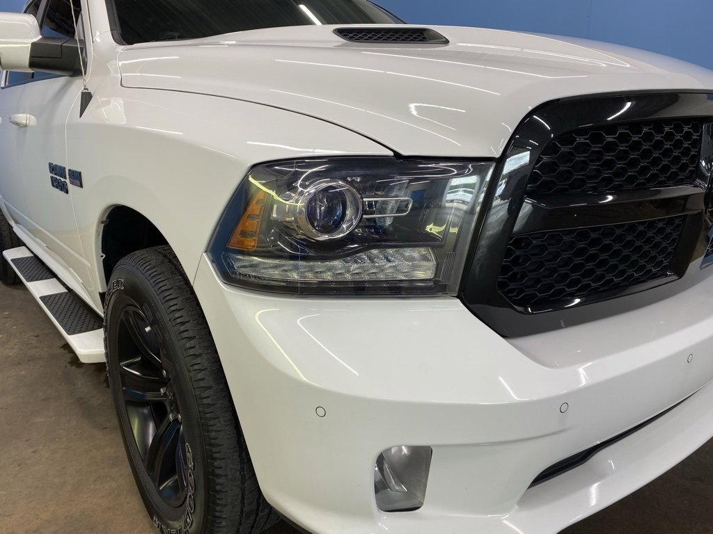 2018 Ram 1500 Sport photo 2