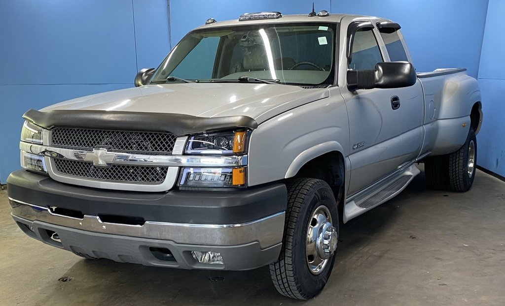 2004 Chevrolet Silverado 3500HD LT photo 4