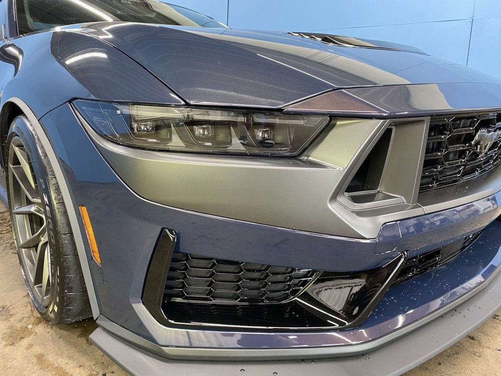 2024 Ford Mustang Dark Horse photo 2