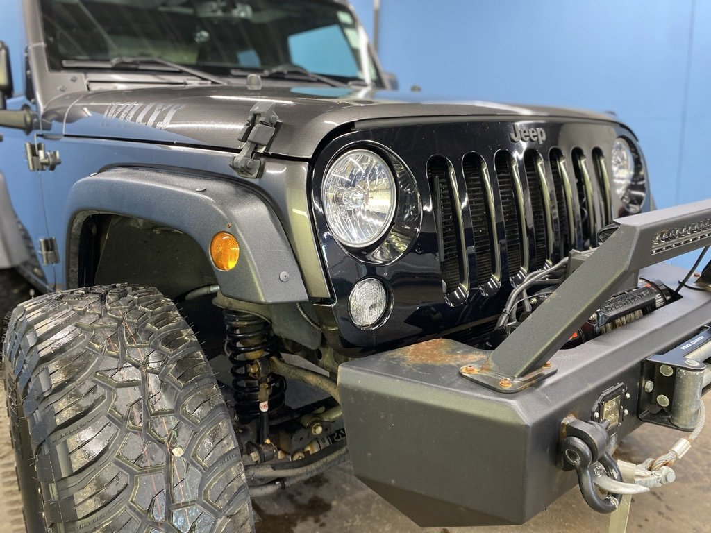 2018 Jeep Wrangler Willys Wheeler W photo 2