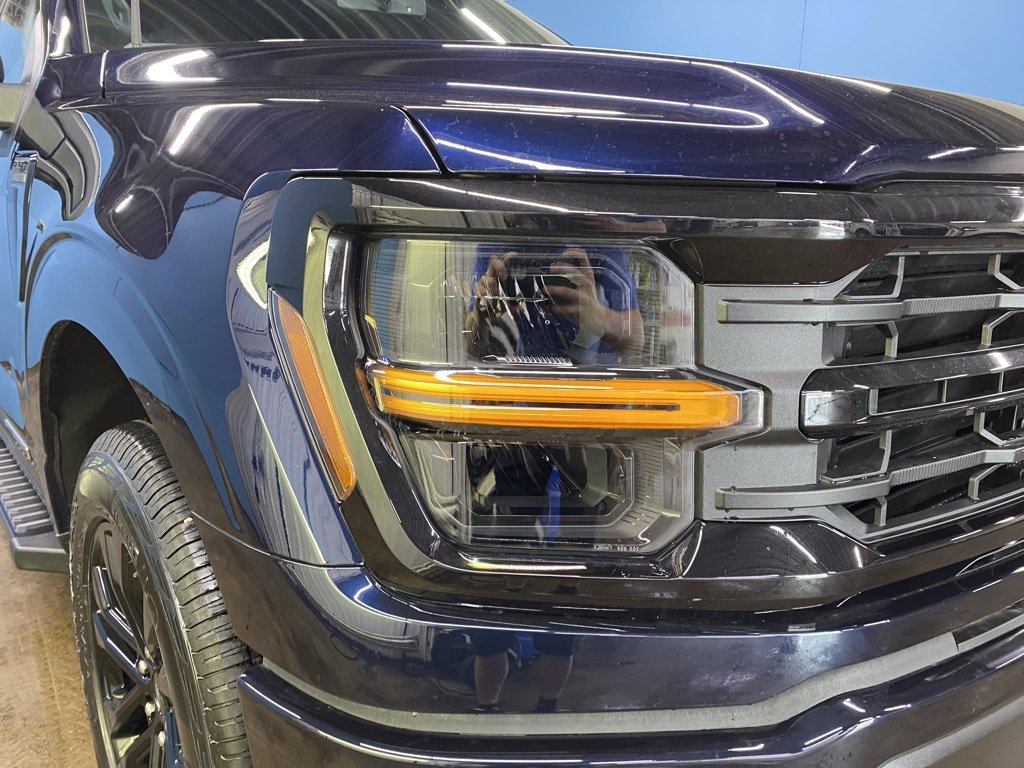 2025 Ford F-150 XLT photo 2