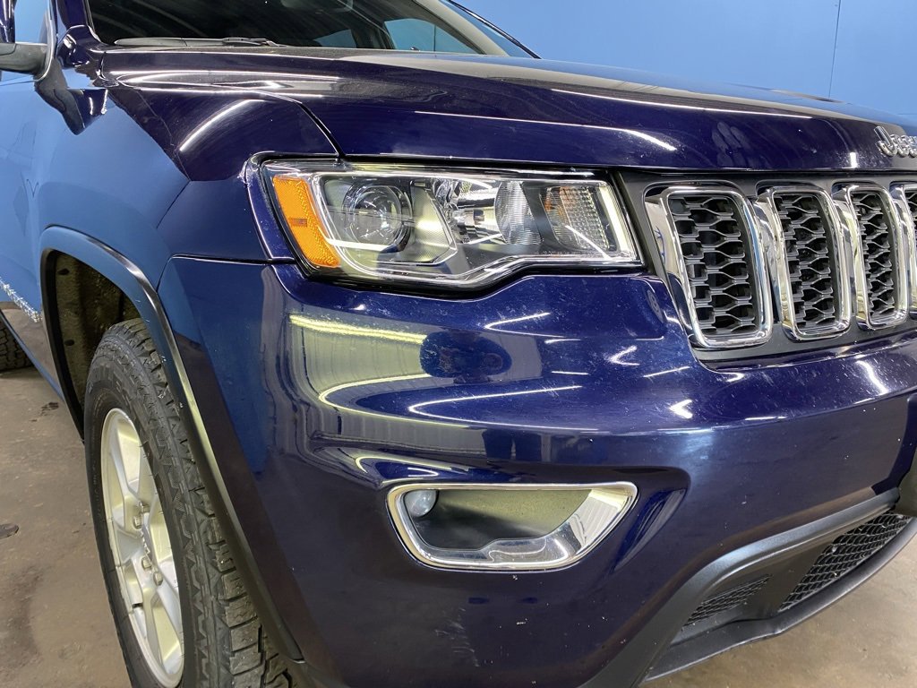 2017 Jeep Grand Cherokee Laredo photo 2