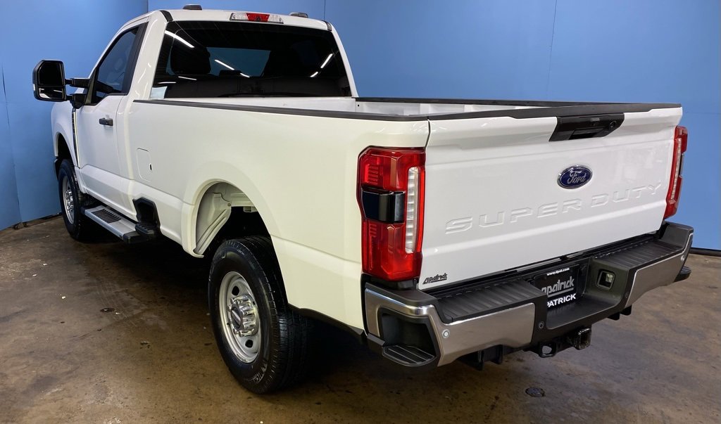 2023 Ford F-250 XL photo 4