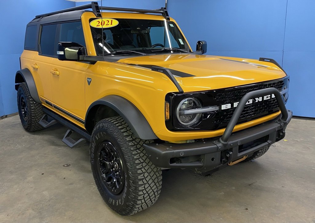 2021 Ford Bronco 4-Door First Edition's photo
