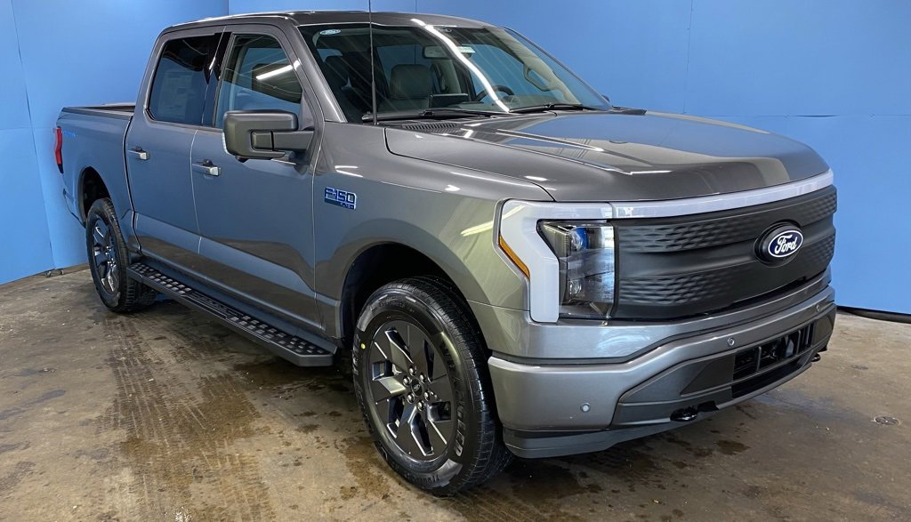 2025 Ford F-150 Lightning Flash's photo