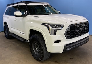 2023 Toyota Sequoia SR5 SUV 7SVAAABA0PX004599