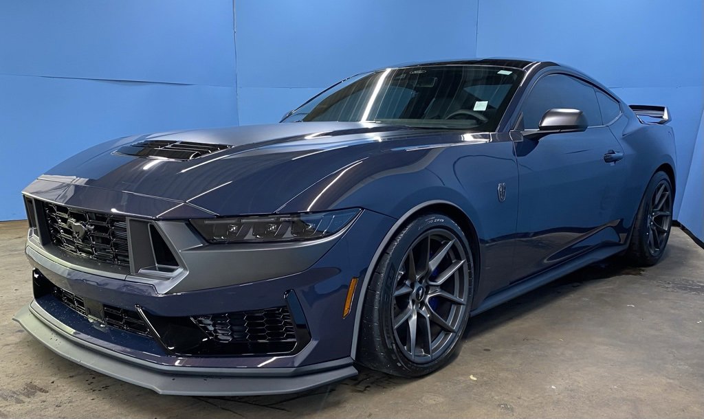 2024 Ford Mustang Dark Horse photo 4