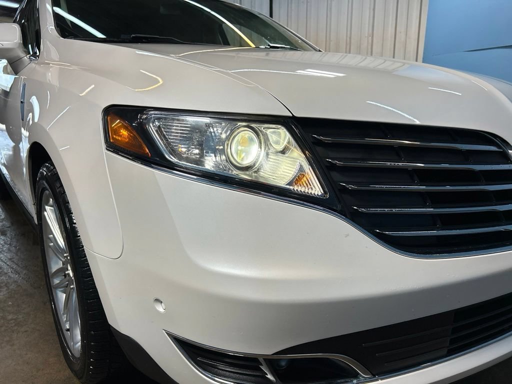 Used 2019 Lincoln MKT Reserve with VIN 2LMHJ5AT7KBL00710 for sale in Lebanon, IN