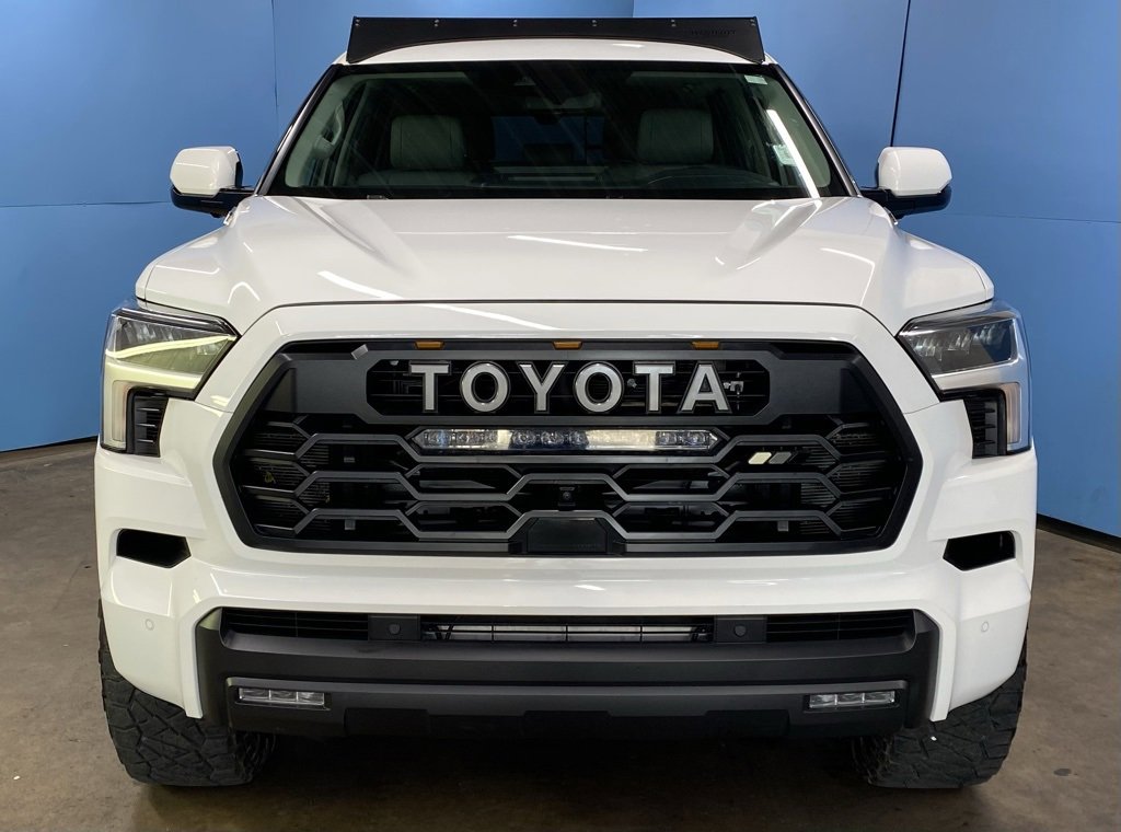 2023 Toyota Sequoia SR5 photo 4