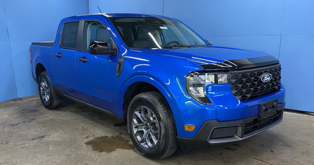 2025 Ford Maverick XLT photo 2