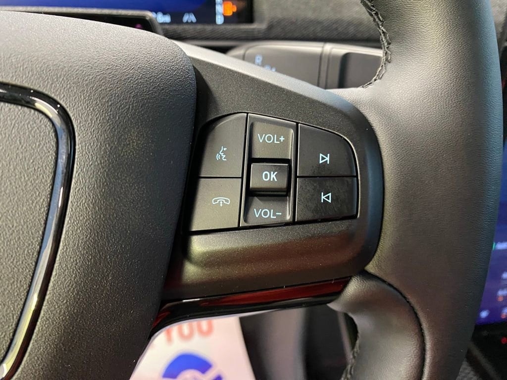 2025 Ford Mustang Mach-E Premium - Photo 21