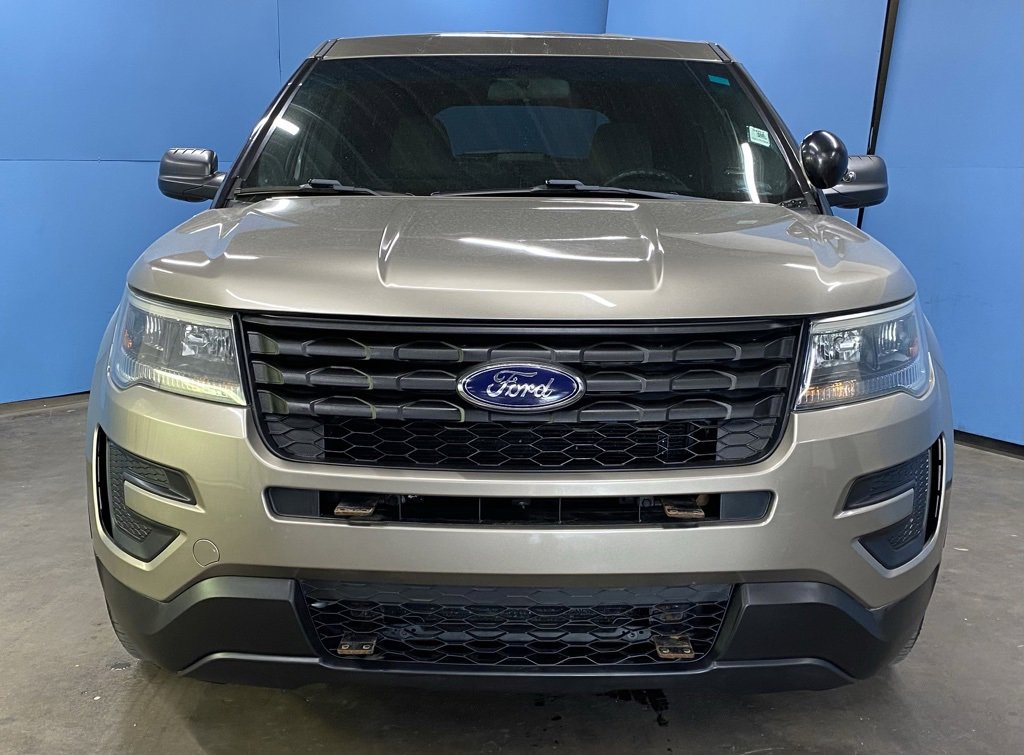 2016 Ford Explorer photo 3