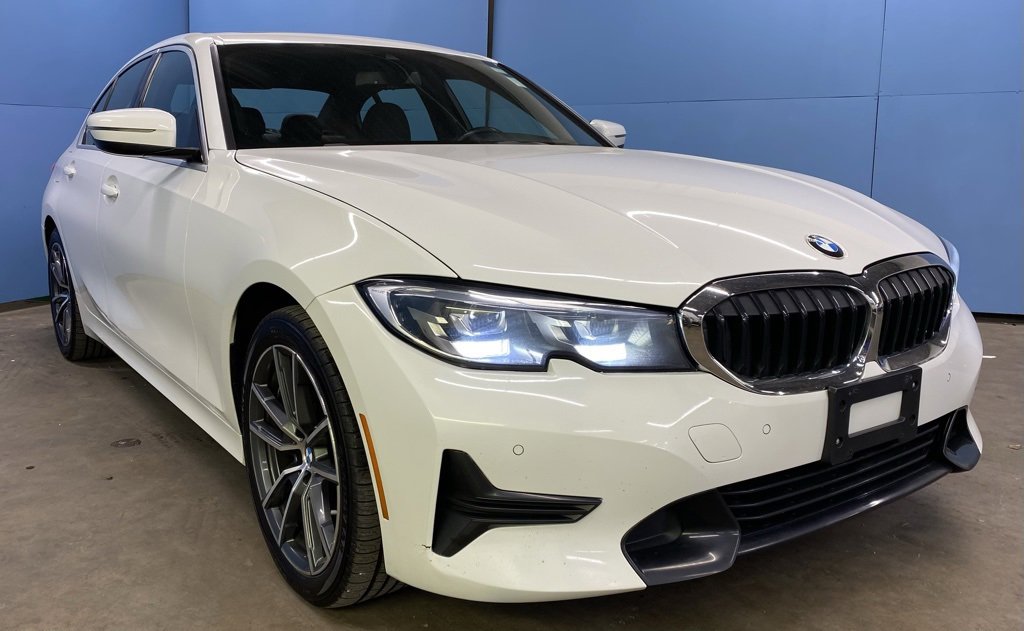 2020 BMW 3 Series 330i's photo