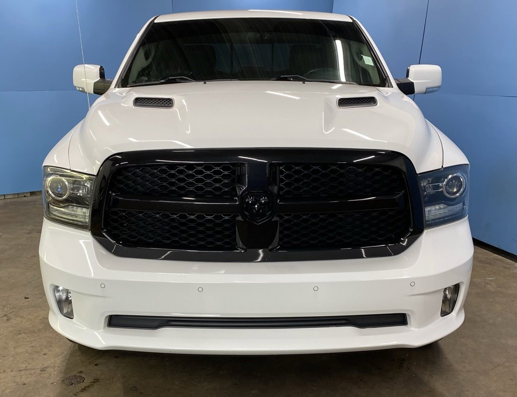 2018 Ram 1500 Sport photo 3