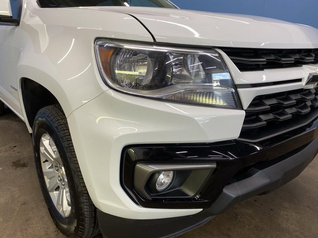 2022 Chevrolet Colorado LT photo 2