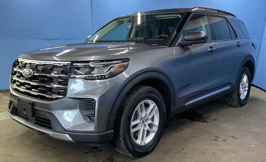 2025 Ford Explorer photo 4