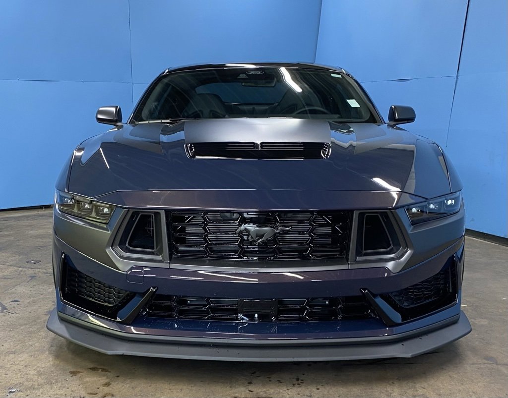 2024 Ford Mustang Dark Horse photo 3