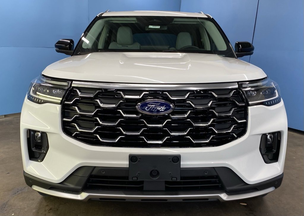 2025 Ford Explorer Platinum photo 2