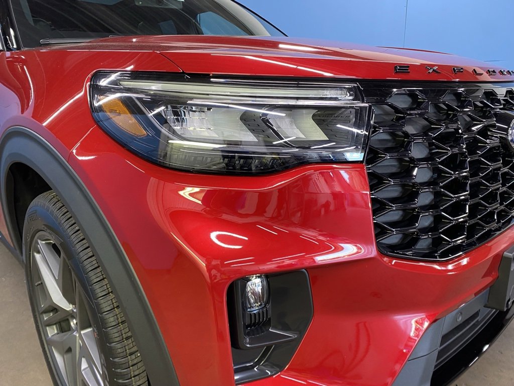 2025 Ford Explorer ST-Line photo 3