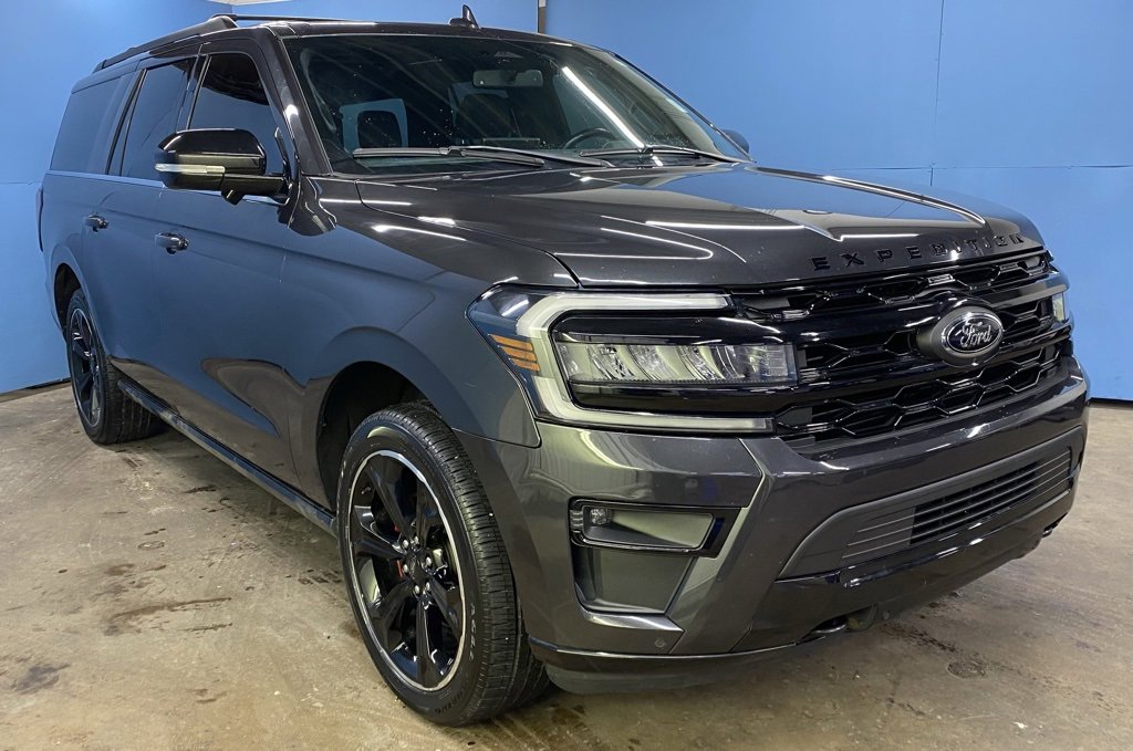 2022 Ford Expedition Limited's photo
