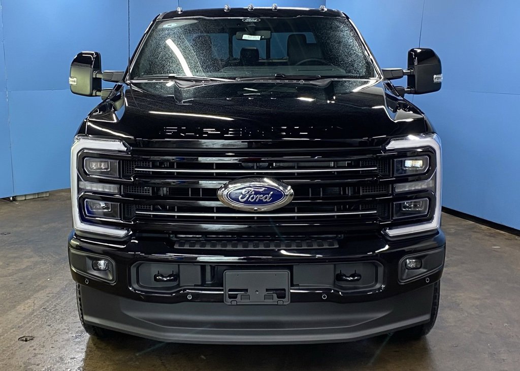 2025 Ford F-350 Platinum photo 3