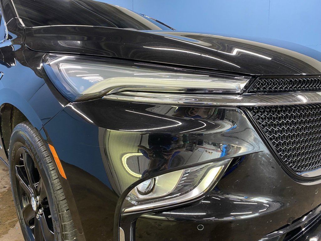 2023 Buick Enclave Essence photo 2