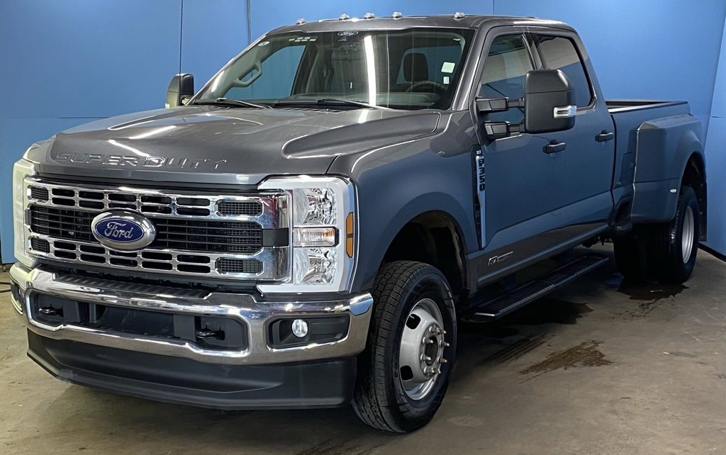 2024 Ford F-350 XLT photo 4