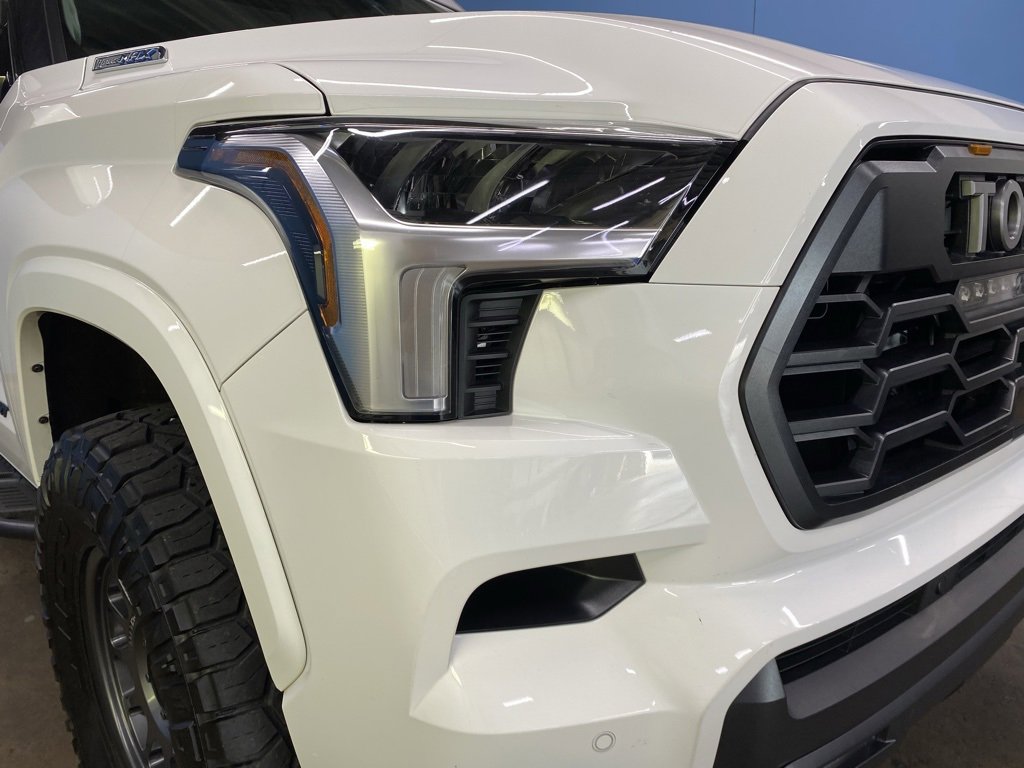2023 Toyota Sequoia SR5 photo 3