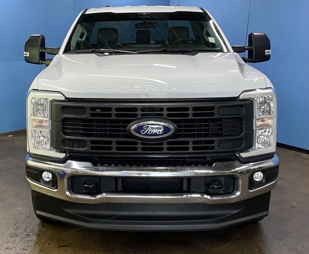 2023 Ford F-250 XL photo 2