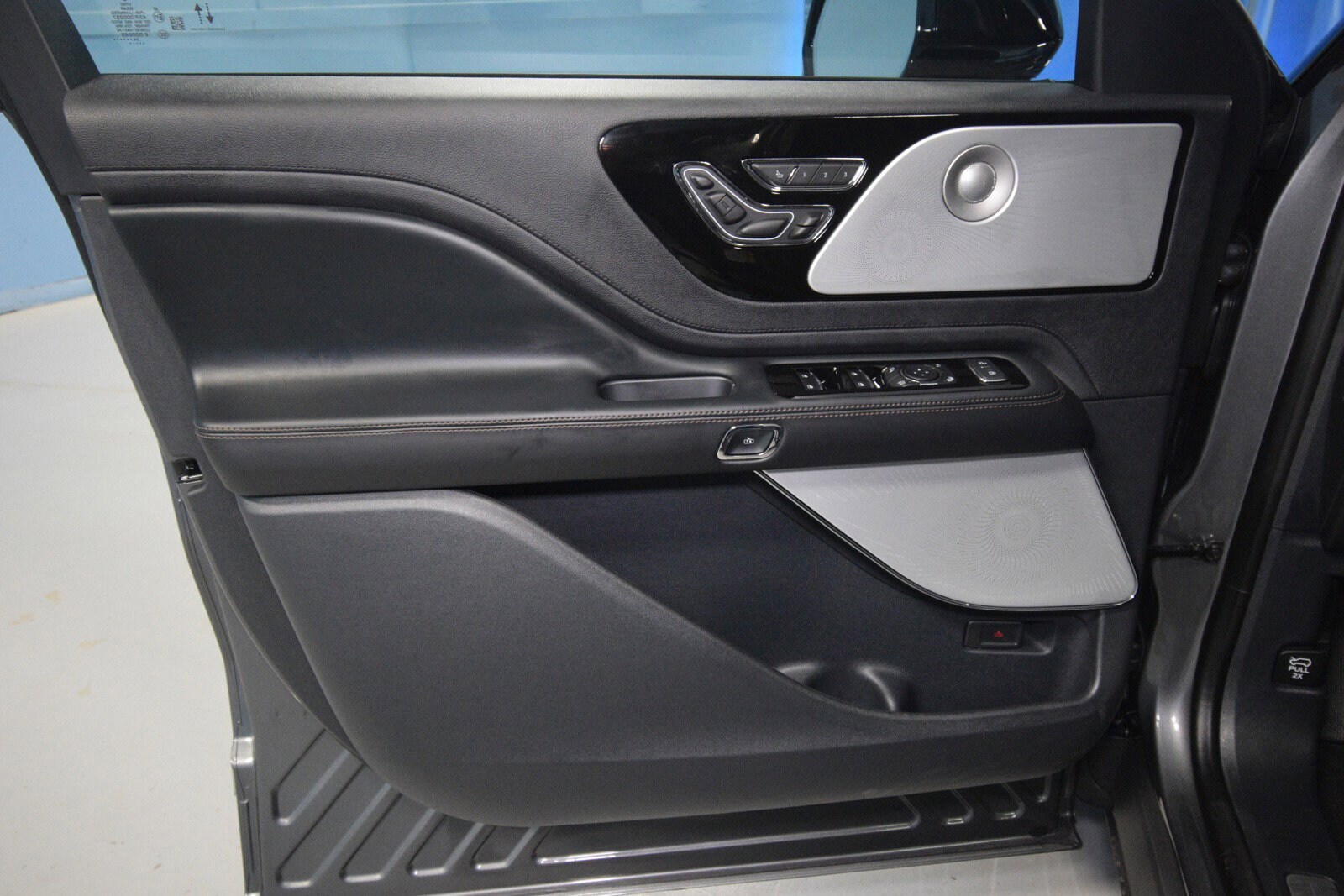 2025 Lincoln Aviator Reserve photo 5