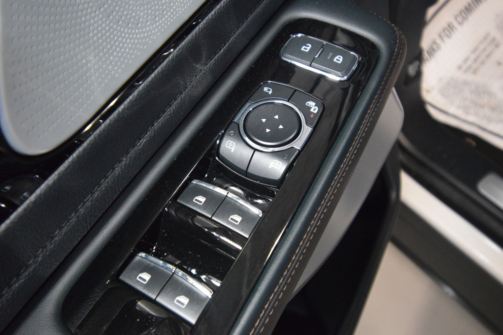 2025 Lincoln Aviator Reserve photo 4