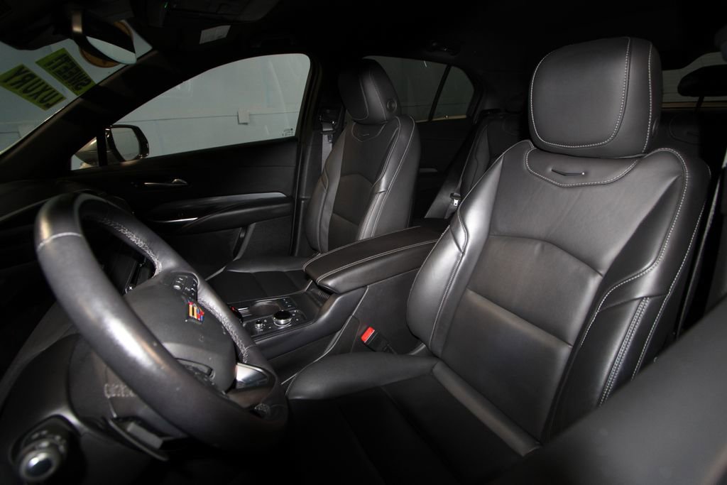 2024 Cadillac XT4 Premium Luxury photo 3