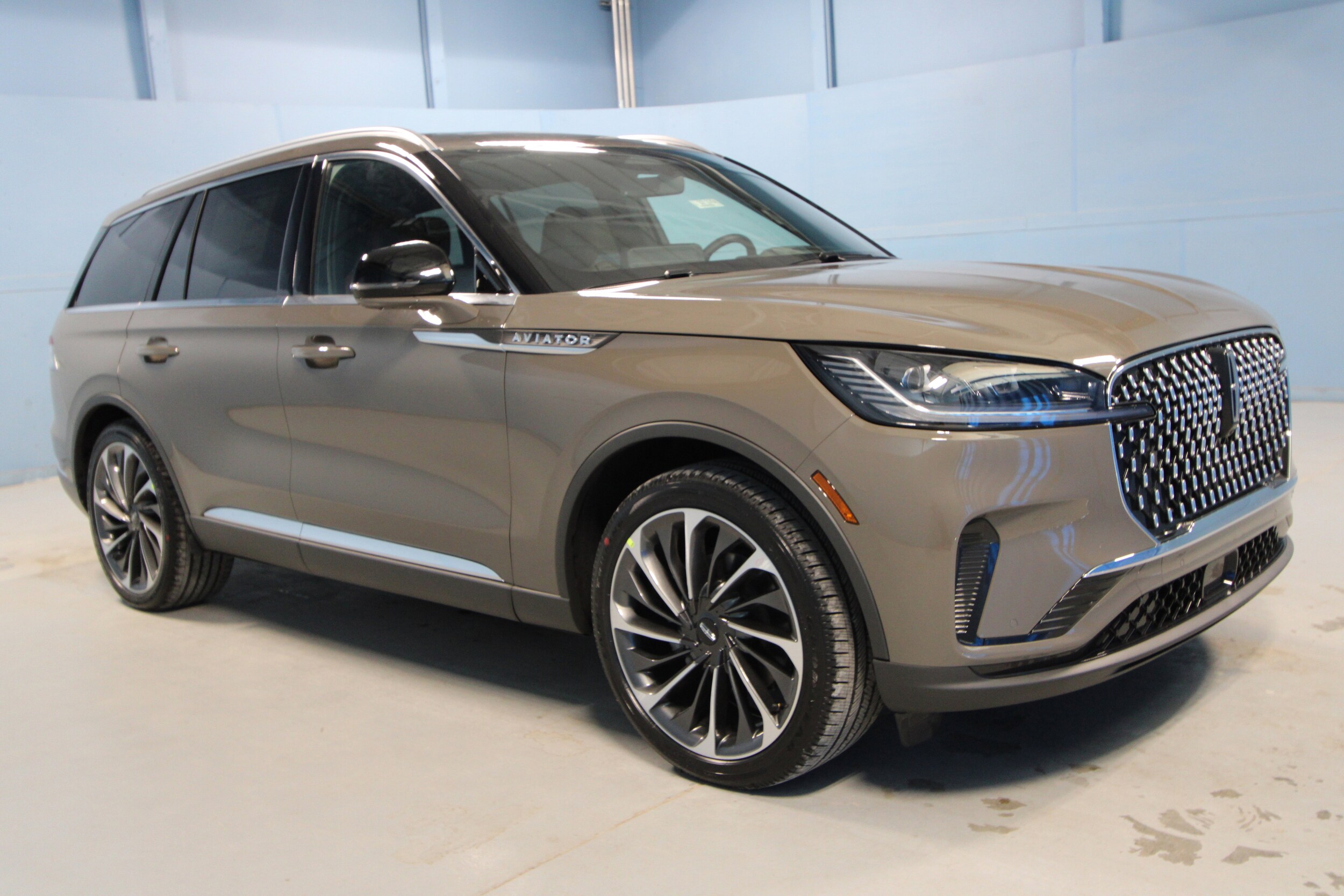 2026 Lincoln Aviator Reserve photo 2