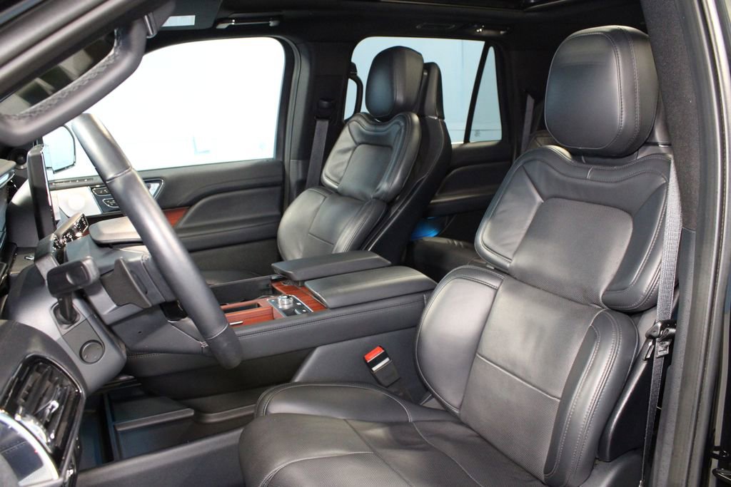 2024 Lincoln Navigator L Reserve photo 3