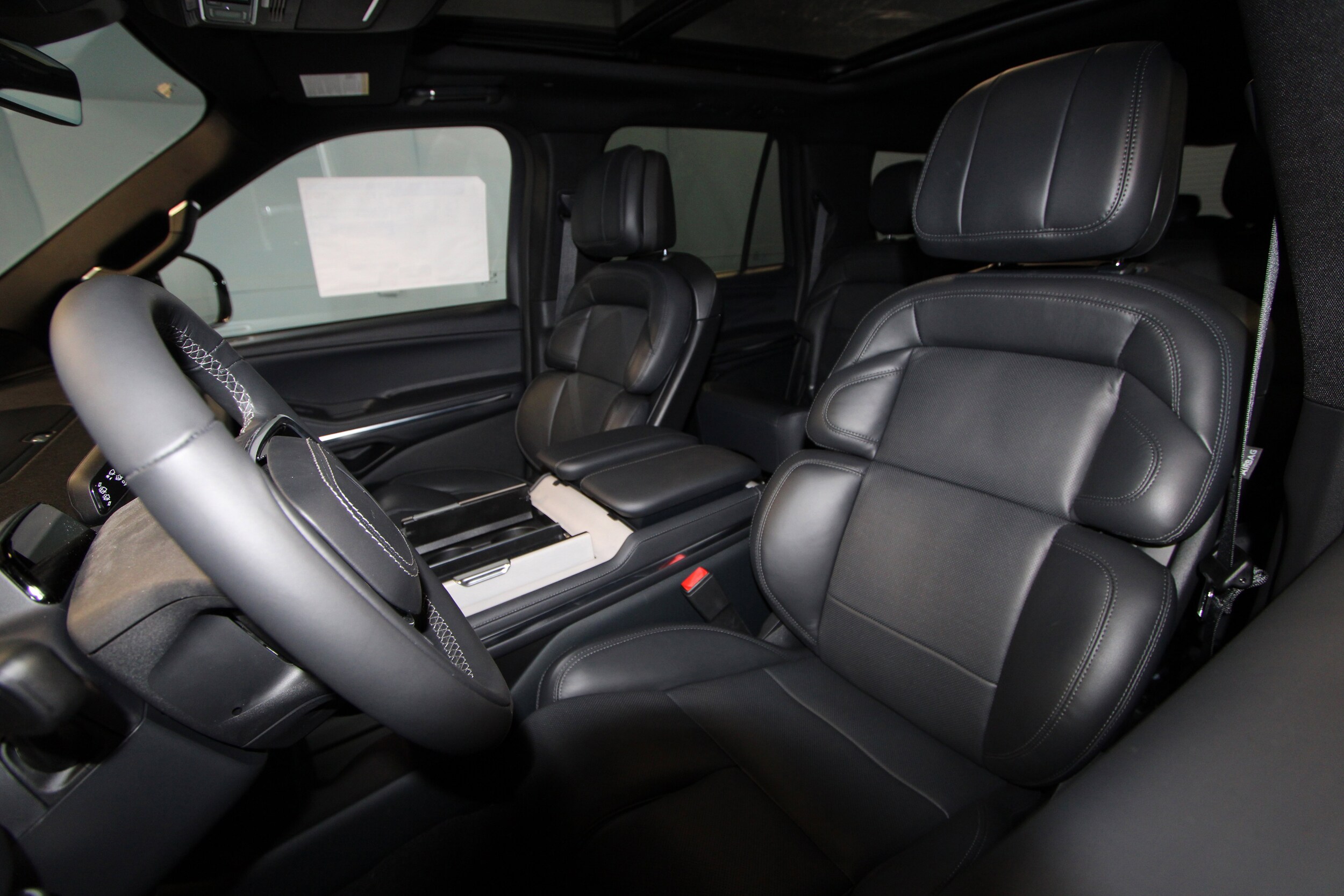 2025 Lincoln Navigator L Reserve photo 3