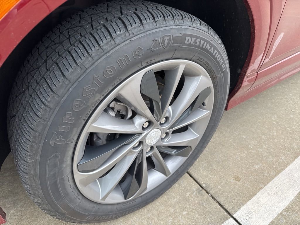 2022 Buick Encore GX Essence Sport photo 2