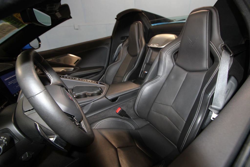 2023 Chevrolet Corvette Stingray 2LT Convertible photo 3