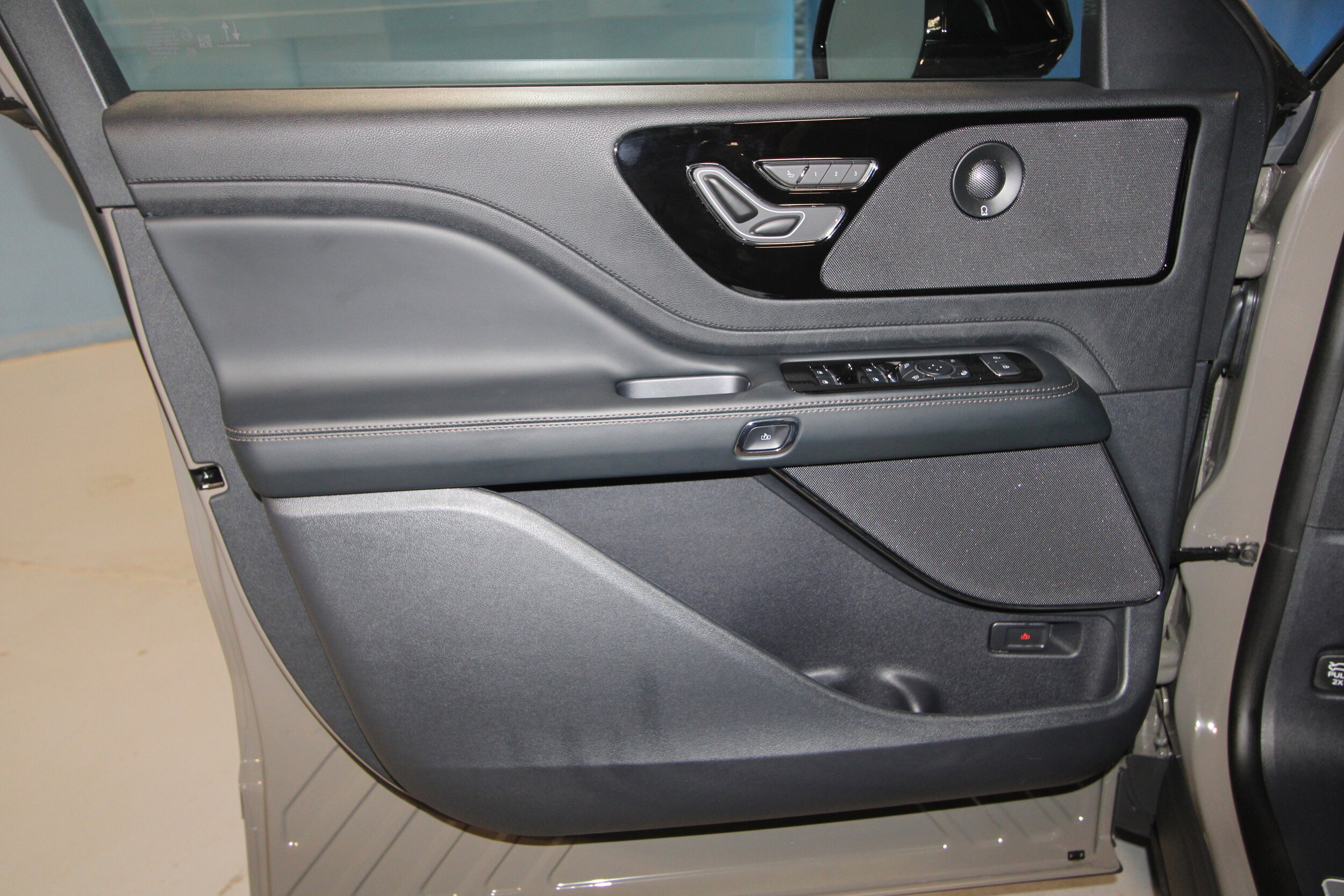 2025 Lincoln Aviator Premiere photo 5